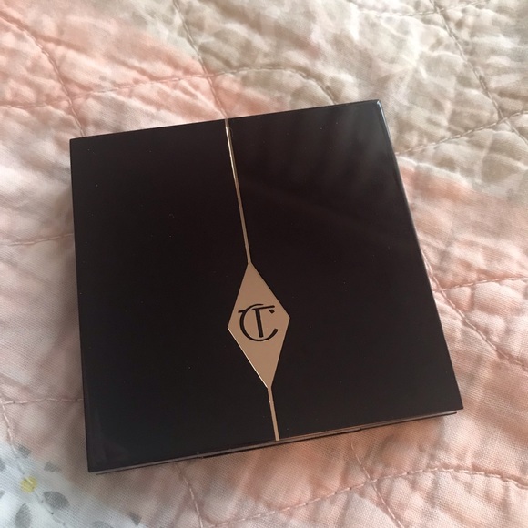 Charlotte Tilbury eyeshadow palette